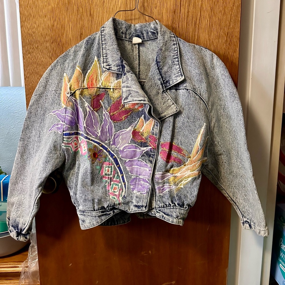 Vintage Authentic 80’s Women's Floral Embroidered Jean Jacket